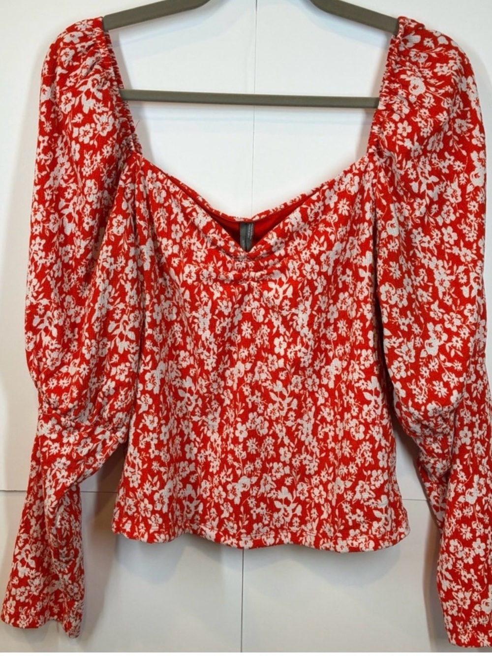Anthropologie Red and White Floral V-neck Puff-Sleeve Boho Blouse Size L EUC